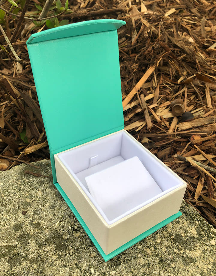 DBX4354 = Deluxe Magnetic Teal/White Earring/Pendant Box (Each)