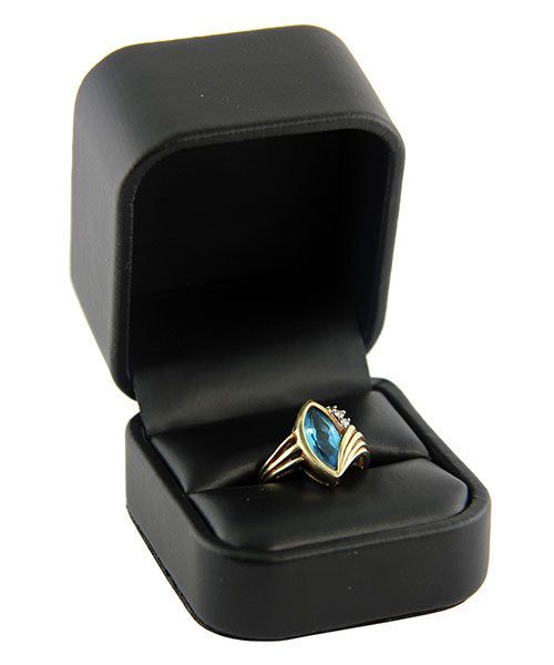 DBX5831 = Black Leatherette Round Corner Ring Box (EACH)