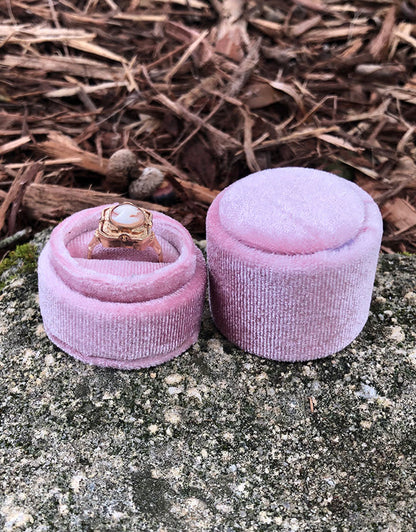 DBX6200P = Round Velvet Ring Tube Box Pink  (each)