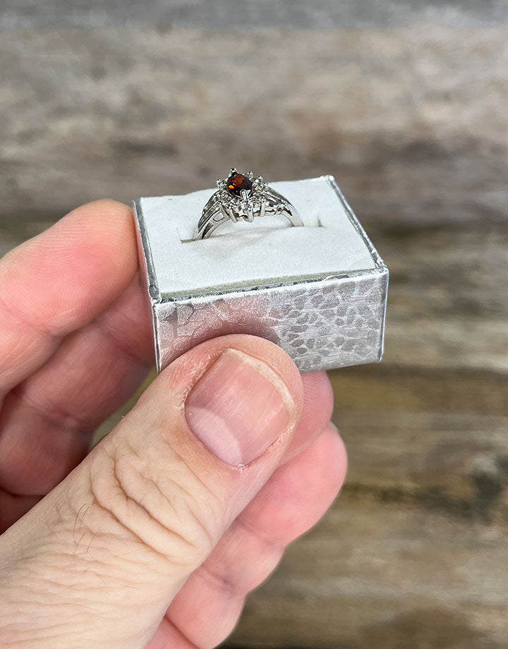 DBX6302 = Silver Foil Ring Box (Dozen)