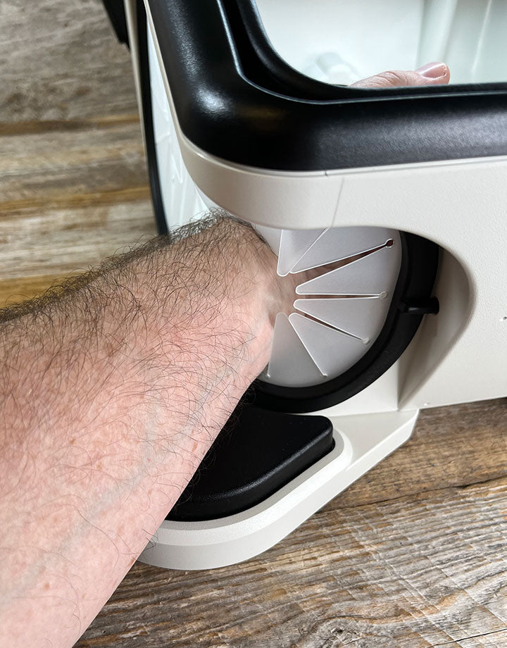 DC2100 = Grinding Collection Box with LED Lighting