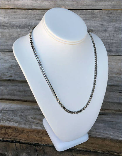DCH6892 = White Leatherette Necklace Bust 11" high