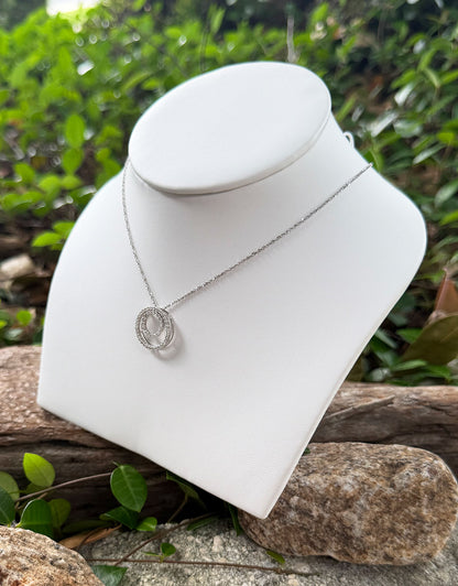 DCH6995 = White Leatherette Low Neck Form