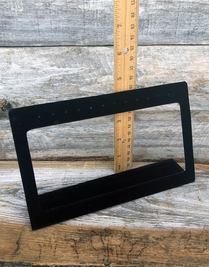 DER1148 = Value Velvet Earring Stand Open Front 4-1/2'' H