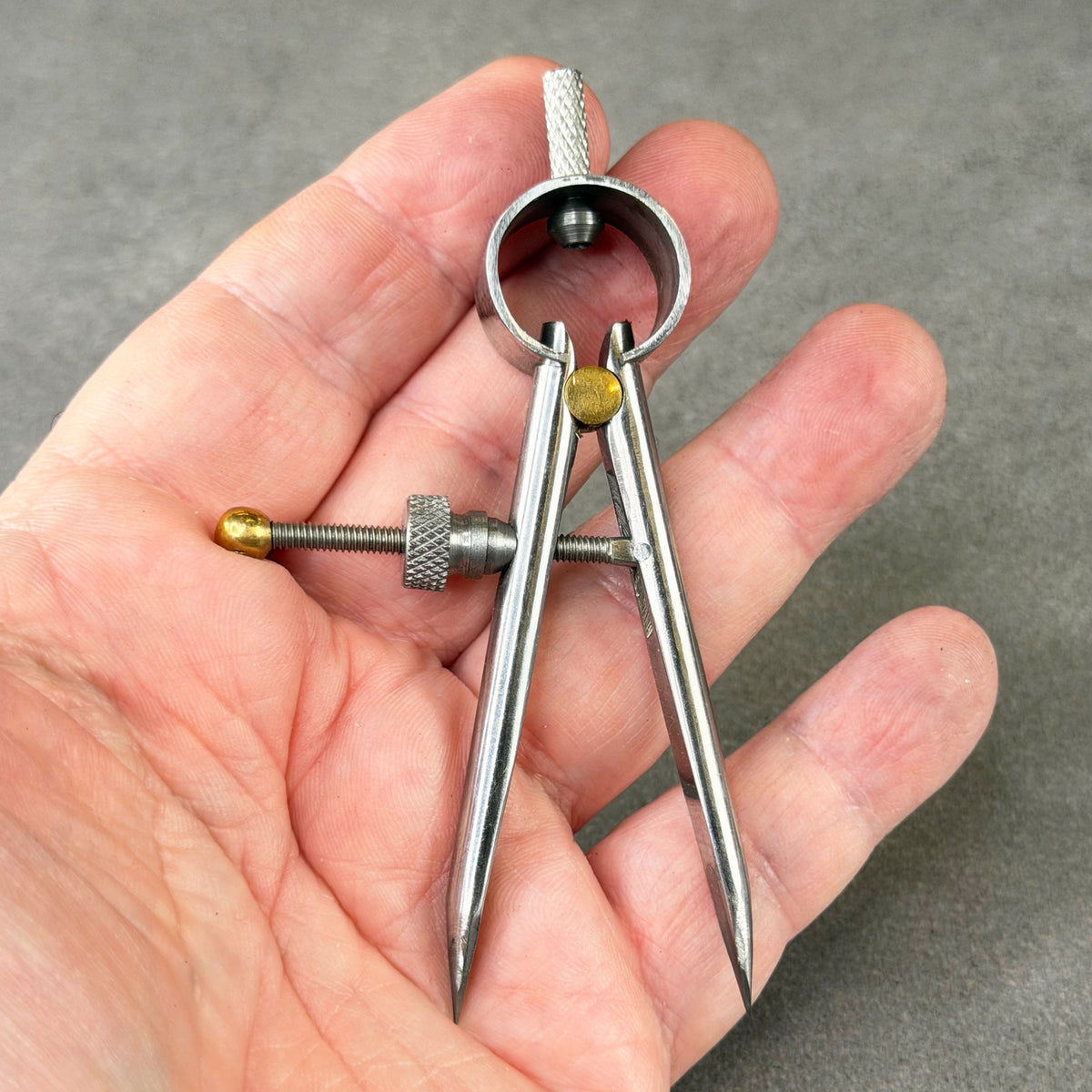 DI553C = 3" Round Leg Carbide Tip Divider
