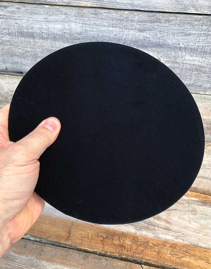 DIS1318 = Value Velvet Round Display Pad 9''