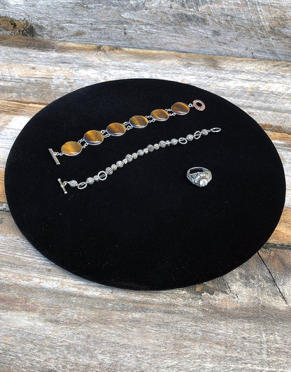 DIS1319 = Value Velvet Round Display Pad 11''