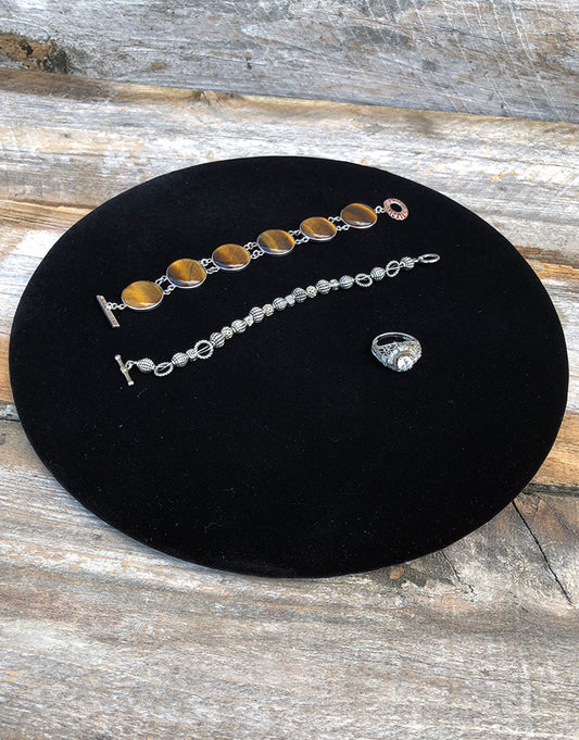 DIS1319 = Value Velvet Round Display Pad 11''