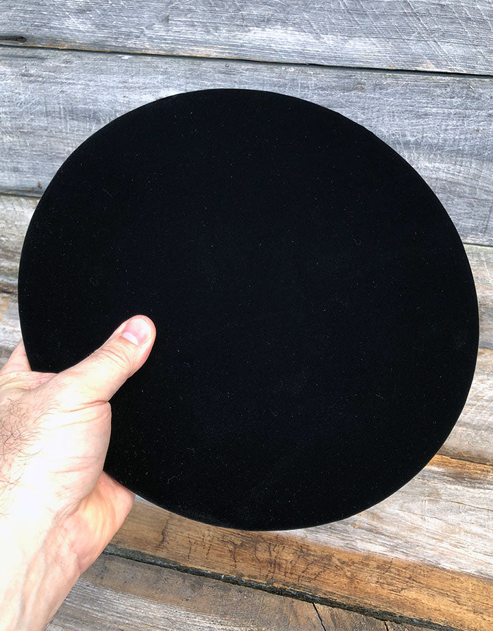 DIS1319 = Value Velvet Round Display Pad 11''