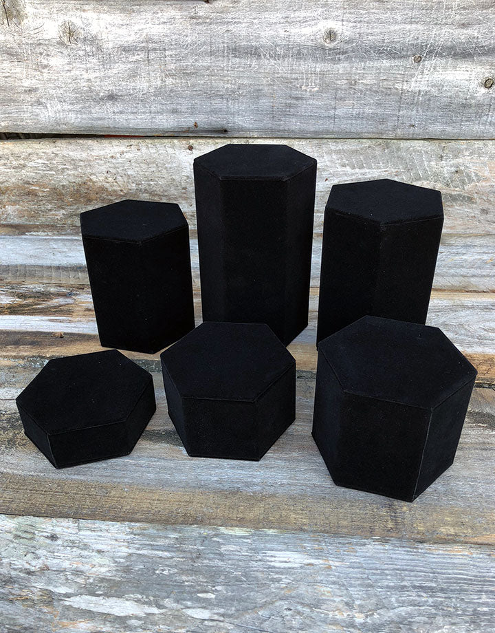 DIS1513 = Value Velvet Hexagonal Riser Set 6pcs