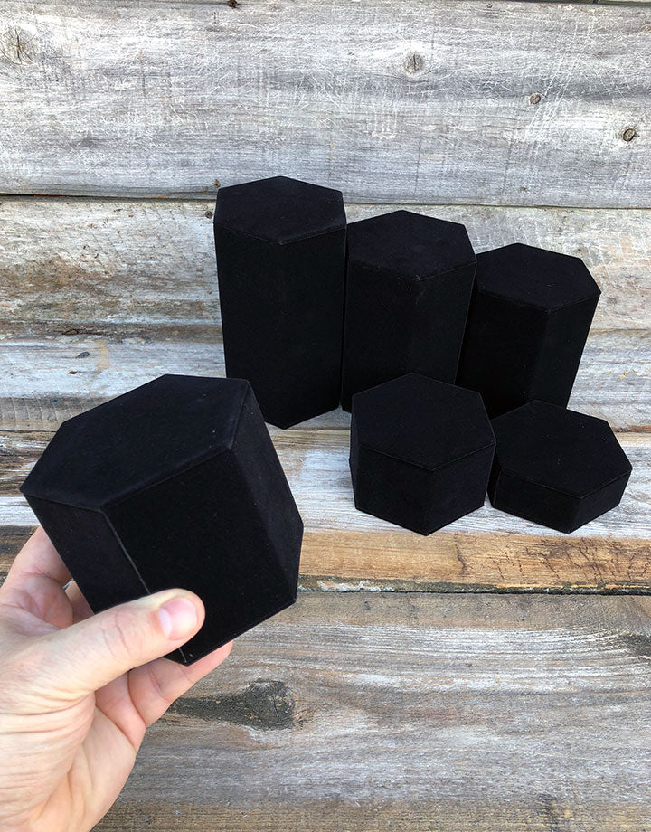 DIS1513 = Value Velvet Hexagonal Riser Set 6pcs