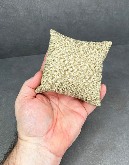 DIS3120 = Burlap Pillow for Watches or Bracelets 4"x4" (Pkg of 5)