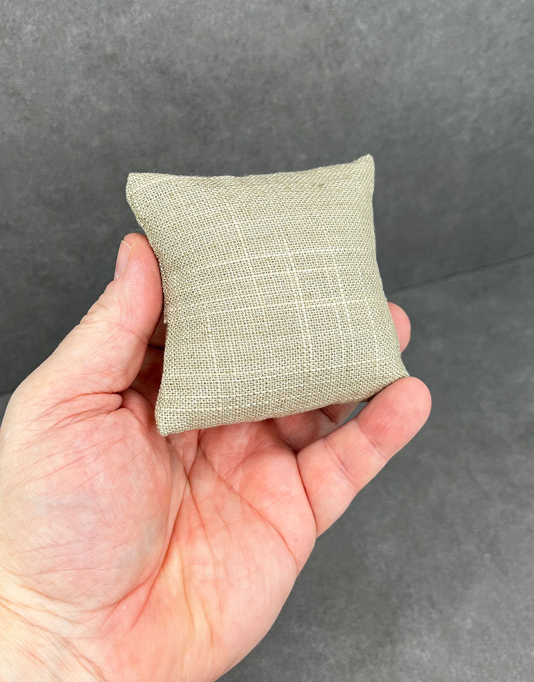 DIS7130 = Grey Linen Pillow for Watches or Bracelets 3"x3" (Pkg of 5)