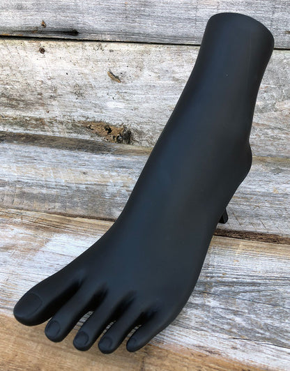 DIS9022B = FOOT DISPLAY POLYSTYRENE BLACK FOR ANKLETS/TOE RINGS