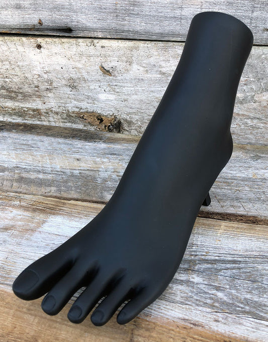DIS9022B = FOOT DISPLAY POLYSTYRENE BLACK FOR ANKLETS/TOE RINGS
