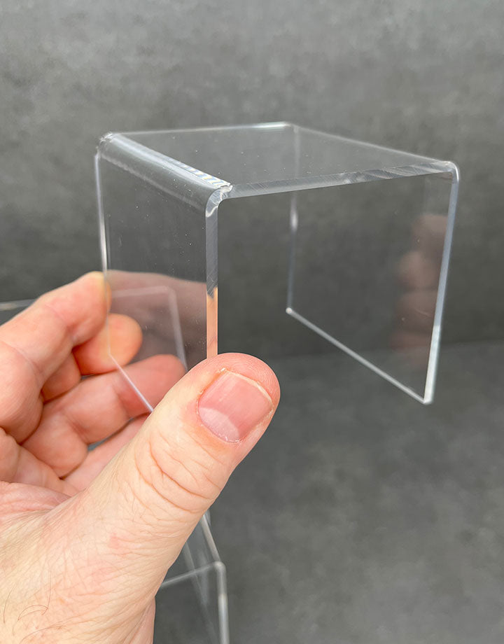 DIS9103 = ACRYLIC RISERS SET OF 5 SQUARE
