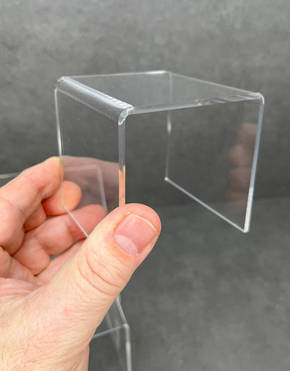 DIS9103 = ACRYLIC RISERS SET OF 5 SQUARE
