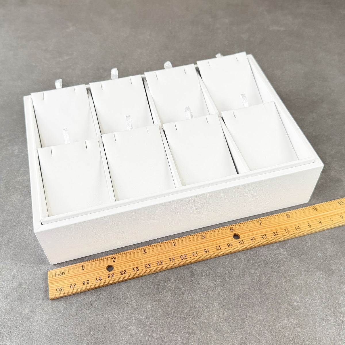 DPD6964 = White Leatherette Stackable Pendant Tray With 8 Pads