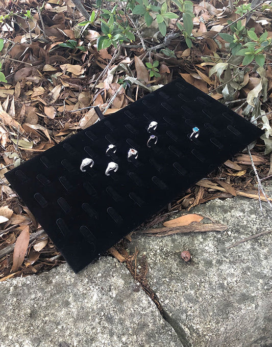 DRG1095 = Black Value Velvet Ring Pad with 51 Clips