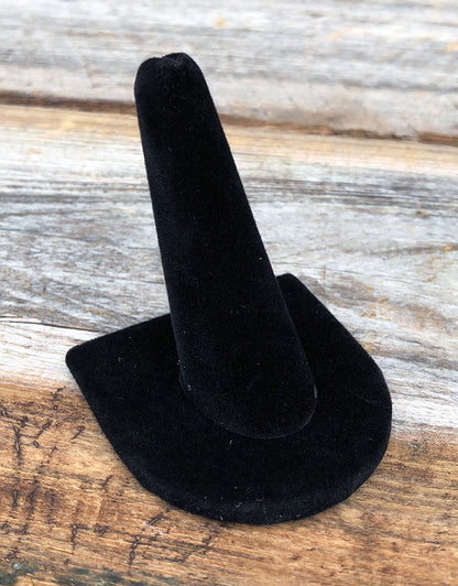 DRG1239 = Value Velvet Single Ring Finger Display 1/2 Round Base (Pkg of 3)