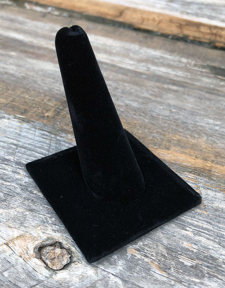 DRG1241 = Value Velvet Single Ring Finger Display Square Base (Pkg/3)