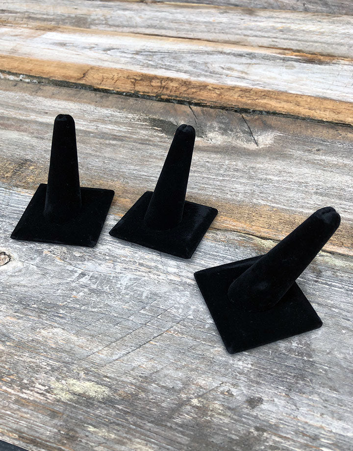 DRG1241 = Value Velvet Single Ring Finger Display Square Base (Pkg/3)
