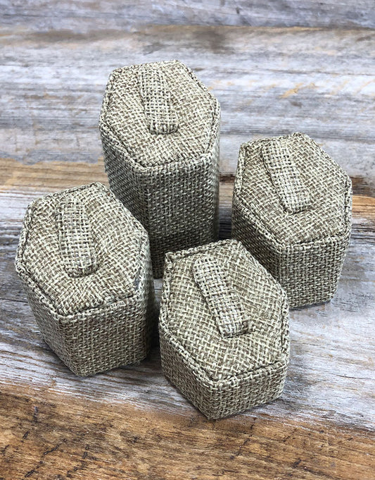 DRG3001 = Burlap 4pcs Ring Stand Set wth Clips