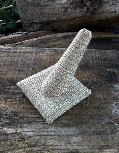 DRG3241 = Burlap Single Ring Finger Display Square Base 2'' x 2-1/2'' x 2-3/8''H (Pkg of 3)