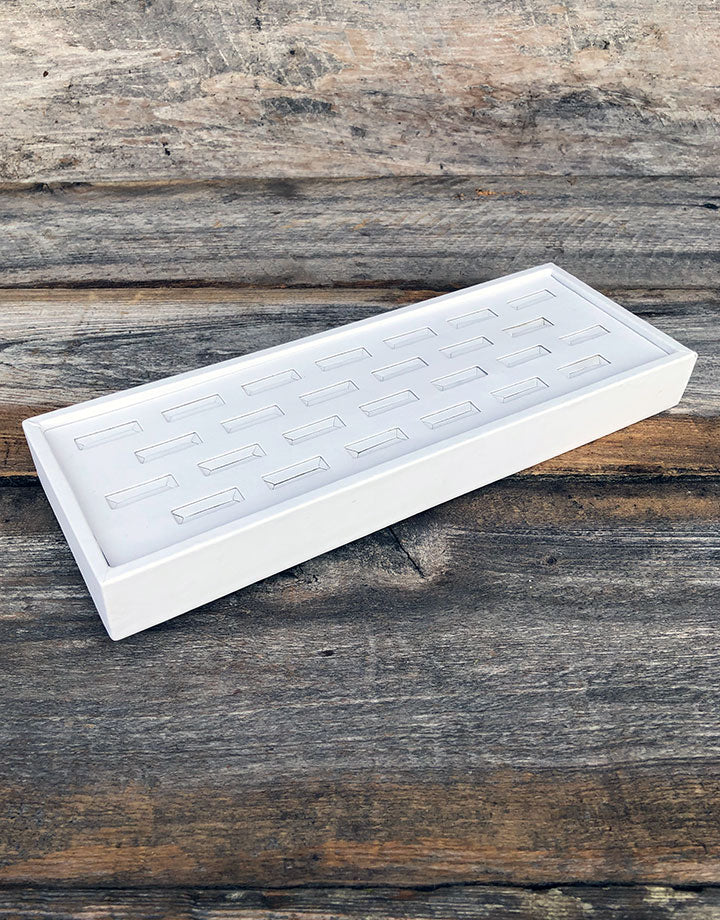 DRG6811 = Leatherette Ring Tray with 26 Slots
