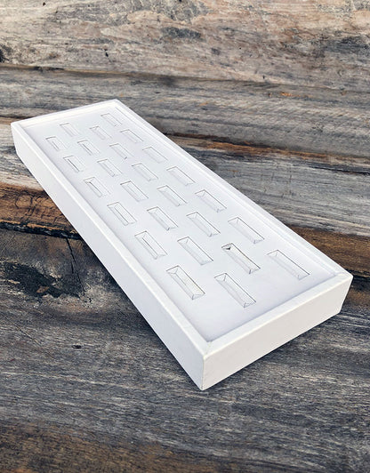 DRG6811 = Leatherette Ring Tray with 26 Slots