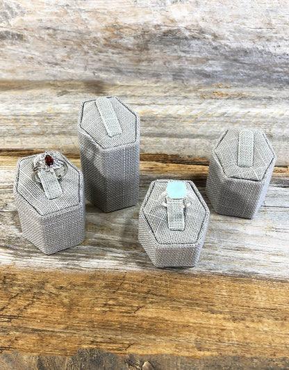 DRG7001 = Grey Linen 4pcs Ring Stand Set with Clips