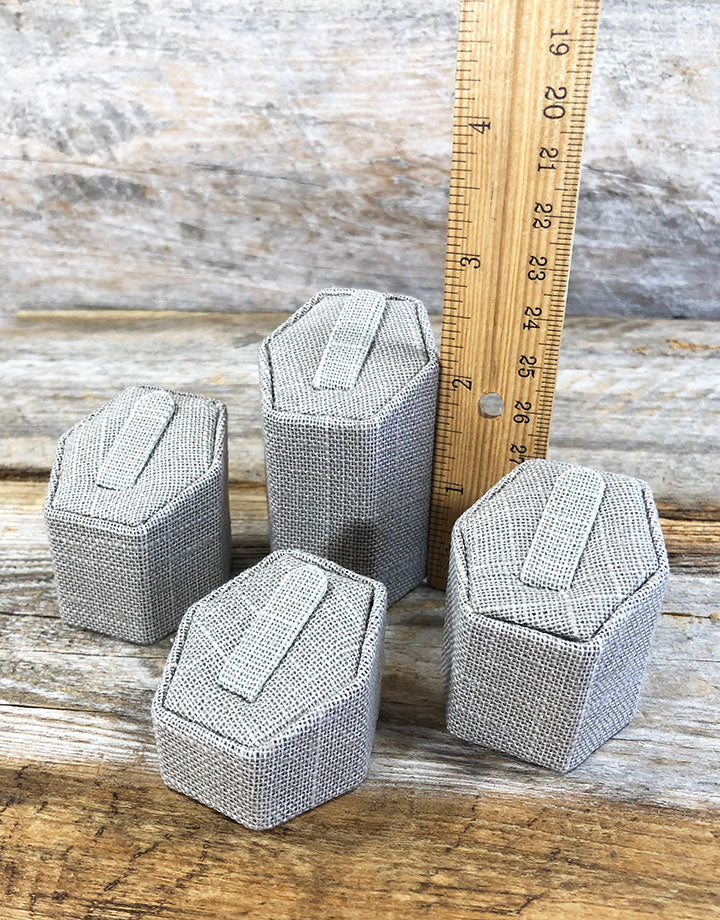 DRG7001 = Grey Linen 4pcs Ring Stand Set with Clips