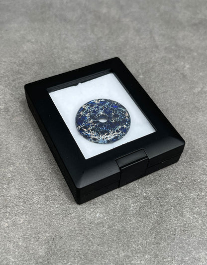 DST1001 = Glass Top Gemstone Display Black Plastic