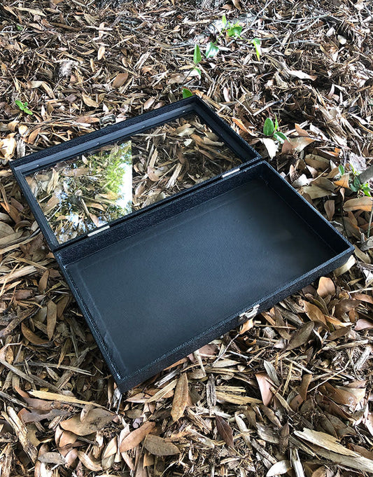 DTR1401 = Jewelry Tray with a Hinged See Through Lid 1-1/2'' Deep