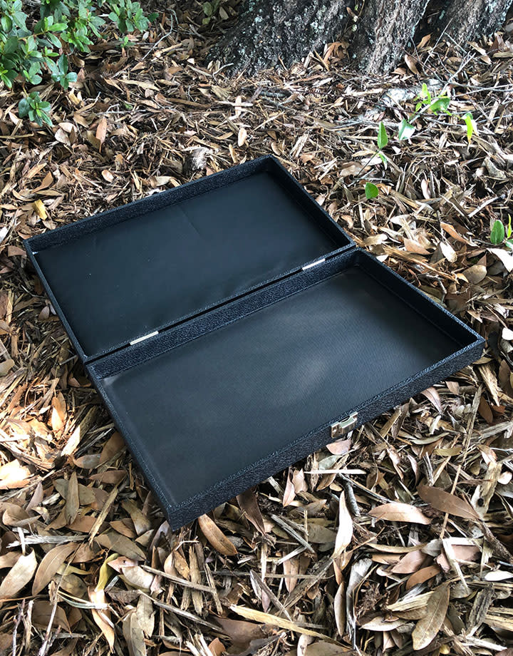 DTR1800 = Jewelry Tray with a Hinged Lid 2'' Deep