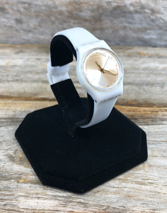 DWA1101 = Black Value Velvet Watch Stand