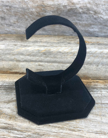 DWA1101 = Black Value Velvet Watch Stand