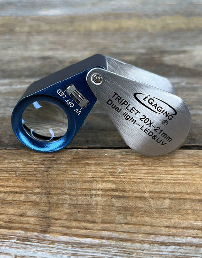EL2705 = 20X Loupe with White & Ultraviolet LEDs