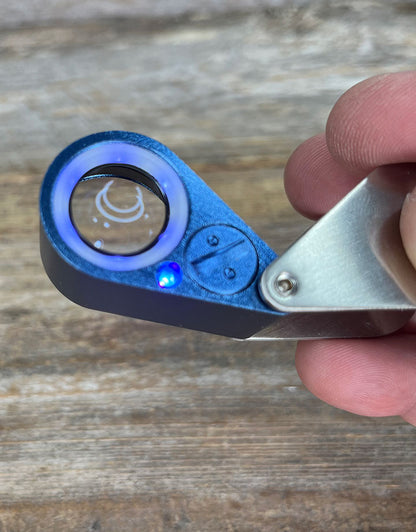 EL2705 = 20X Loupe with White & Ultraviolet LEDs