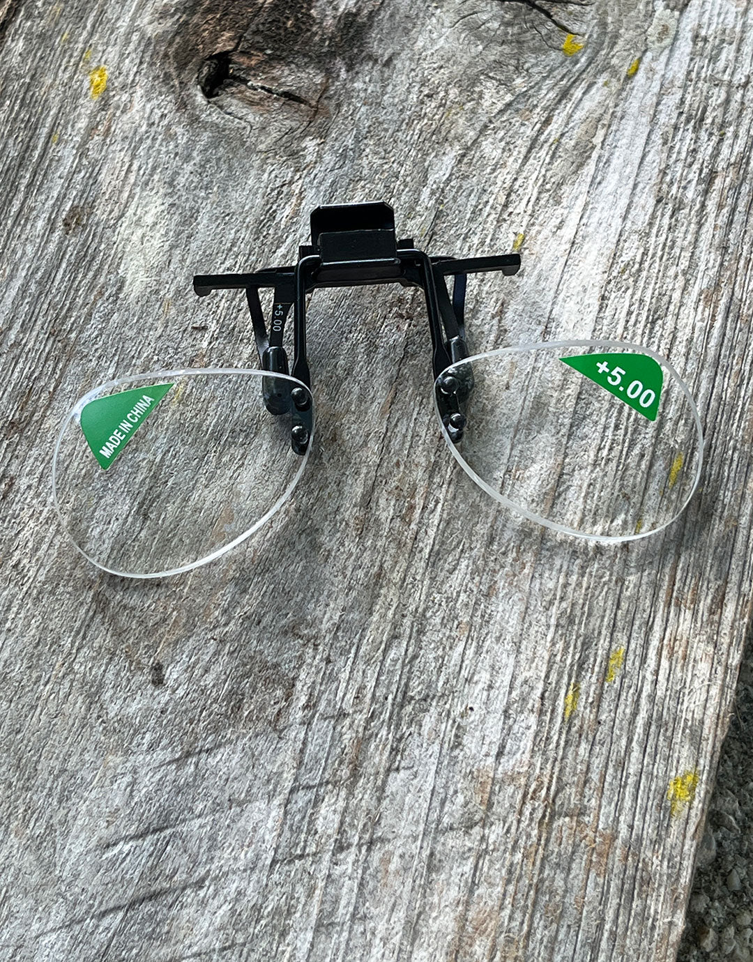 EL912X = Clip-On Magnifier