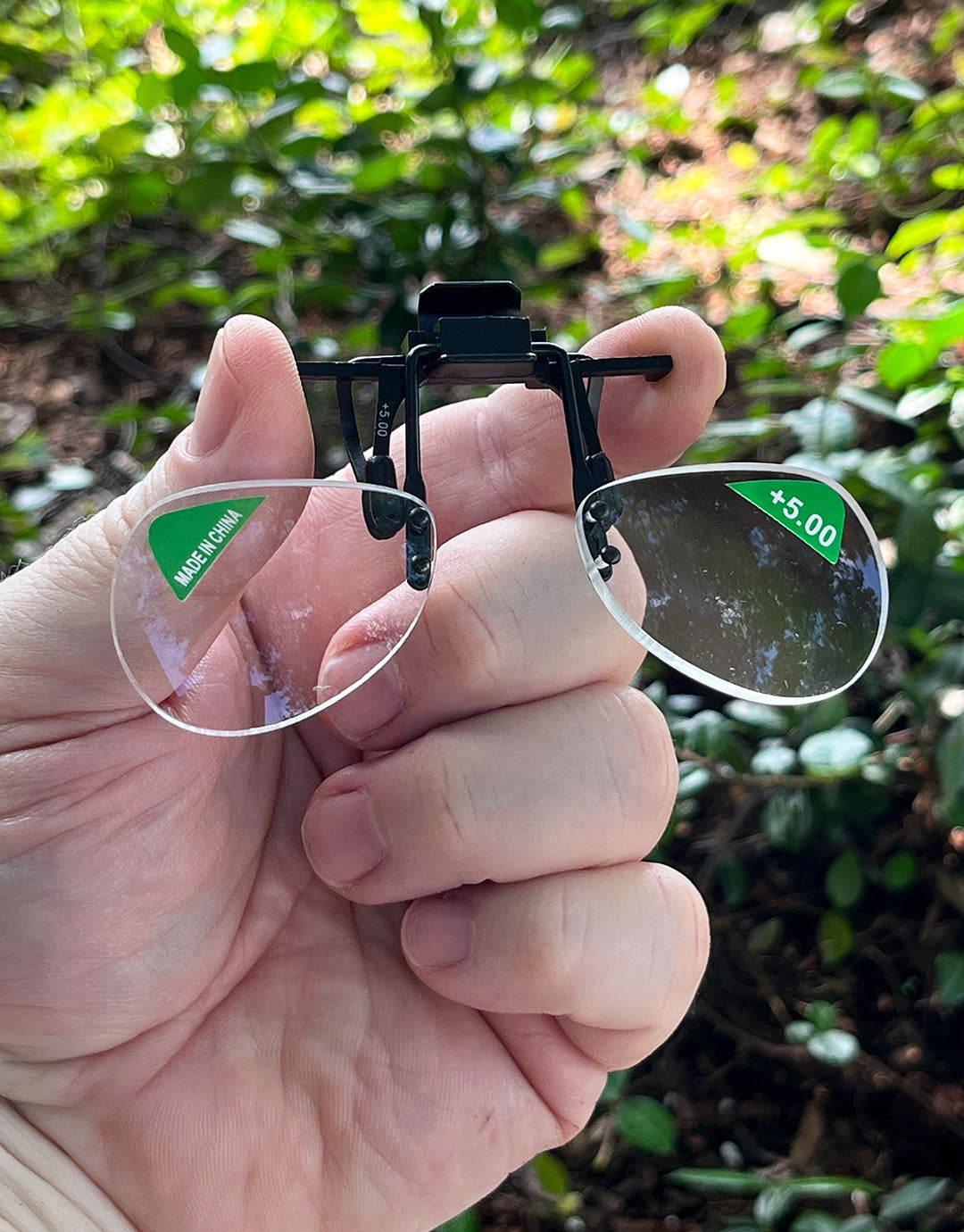 EL912X = Clip-On Magnifier