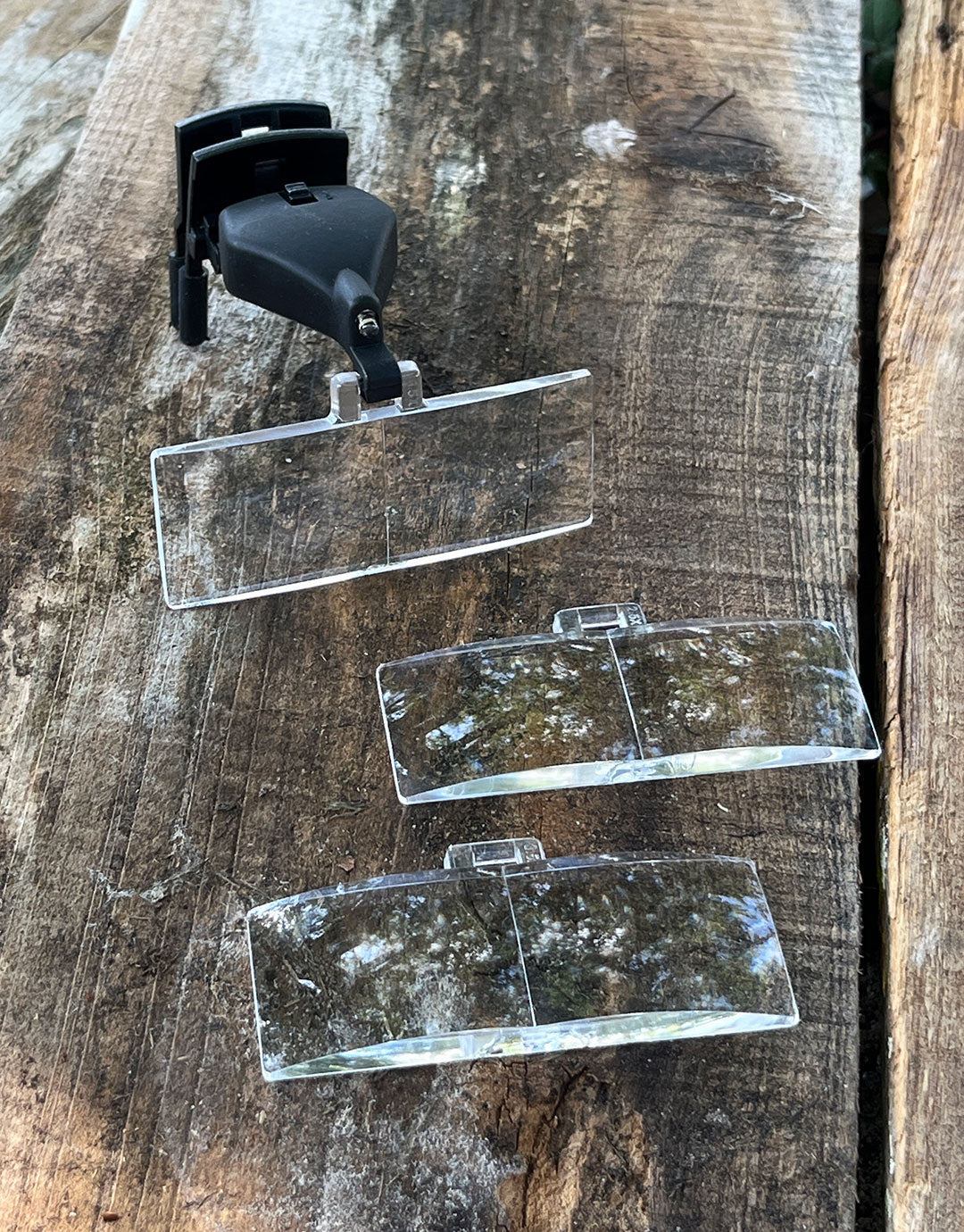 EL9135 = OPTI+Aid Clip-On Magnifier with 3 Lenses -1.5X, 2.5X, 3.5X