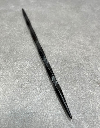 EN5929 = Steel Twisted Scriber