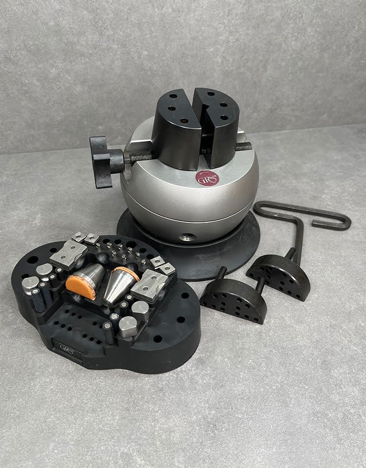 G03531 = GRS Standard Engraving Block with Attachments