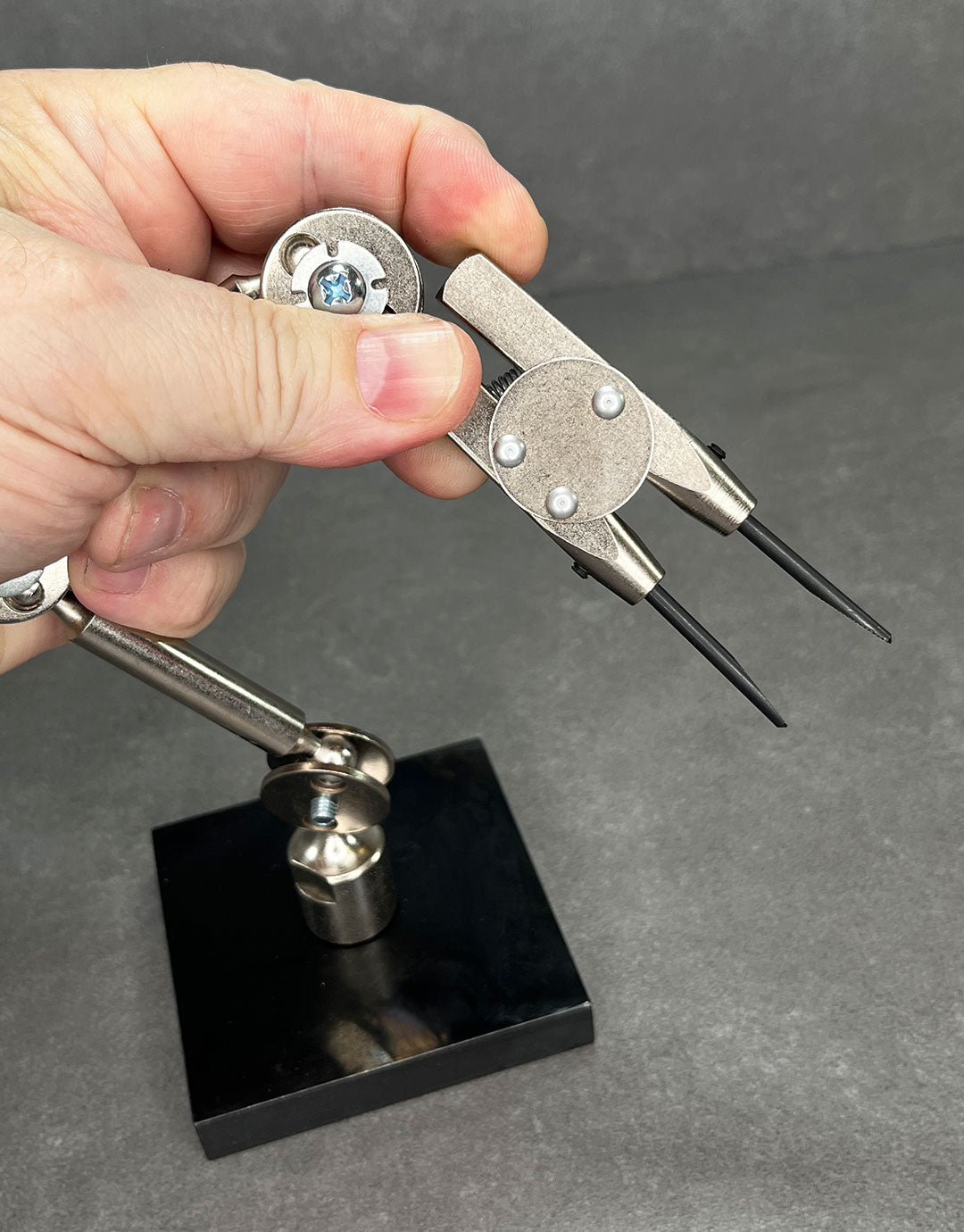 G04568 = THIRD HAND with WEIGHTED BASE from GRS