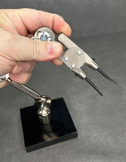 G04568 = THIRD HAND with WEIGHTED BASE from GRS