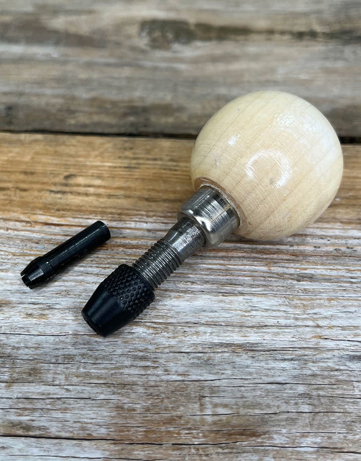 HN1261 = Round Wood Handle with 2 Chucks