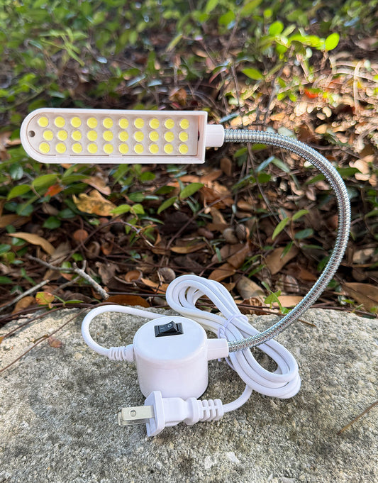 LM3122 = Magnetic Gooseneck Lamp