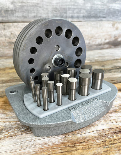 DA1202 = Deluxe Disc Cutter Set 17 Sizes (3-19mm) by Durston