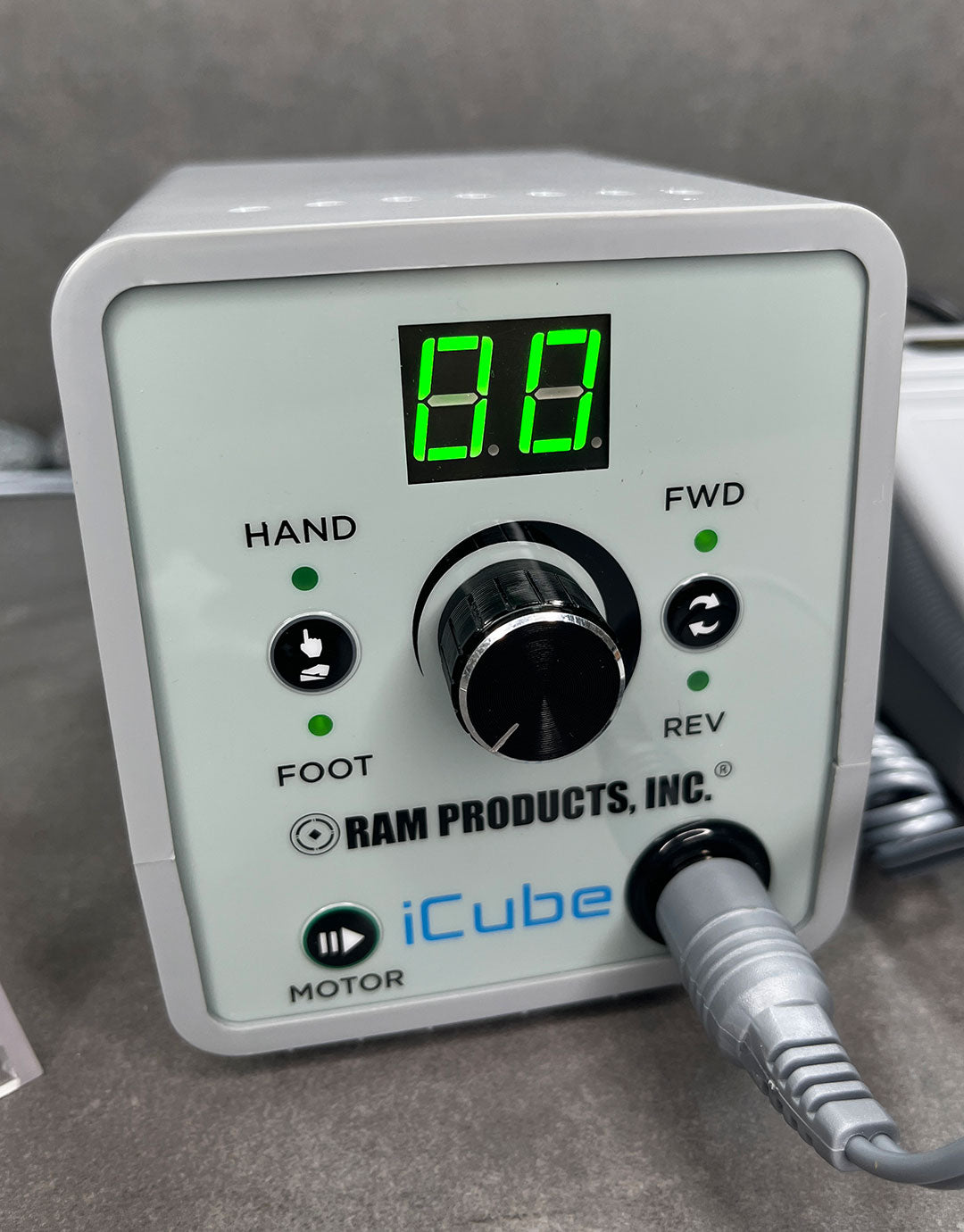 MO4510 = iCUBE 45 Micromotor Handpiece & Variable Pedal